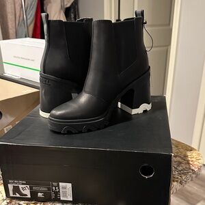 Sorel Black and White Heeled Boots